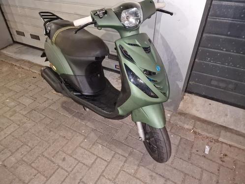 Piaggio zip 150cc, Fietsen en Brommers, Scooters | Piaggio, Zo goed als nieuw, Zip, Ophalen of Verzenden