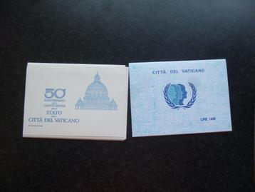 VATICAANSTAD 2 mapjes briefkaarten 1x gestempeld  beschikbaar voor biedingen