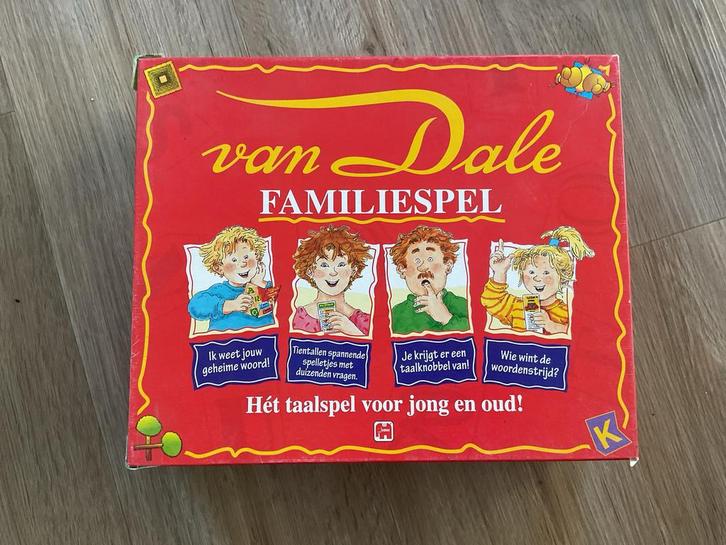 Van Dale Familiespel - Taalspel voor Jong & Oud, Hobby en Vrije tijd, Gezelschapsspellen | Bordspellen, Gebruikt, Drie of vier spelers