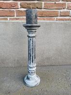 Houten stonewashed pilaarkandelaar met kaars., Ophalen of Verzenden, Overige materialen