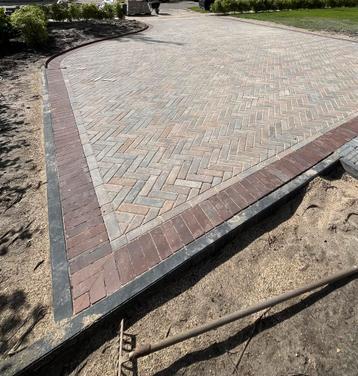 Klinkers/bestrating restpartij - ca 22m2 beschikbaar voor biedingen