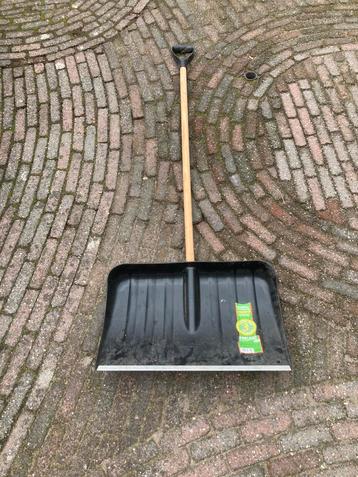 Sneeuw/blad schep beschikbaar voor biedingen
