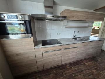 Rechte Keuken houtlook betonlook 340 cm  beschikbaar voor biedingen