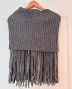 Grijze sjaal met franje, Kleding | Dames, Mutsen, Sjaals en Handschoenen, Maat 38/40 (M), Nieuw, Ophalen of Verzenden, Sjaal