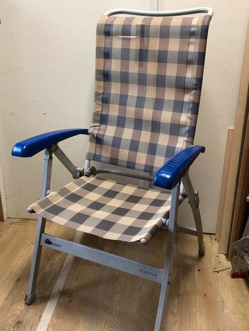 Tuinstoelen beschikbaar voor biedingen