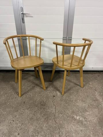 22 stuks ronde houten bistro, cafe, vintage Spijlenstoel beschikbaar voor biedingen