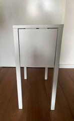 Ikea nachtkastje, wit, met lade en plankje, Huis en Inrichting, Slaapkamer | Nachtkastjes, Ophalen, Zo goed als nieuw, Minder dan 45 cm