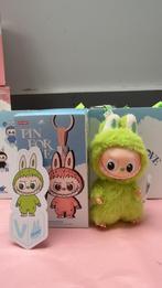 Brand New*Authentic Labubu Pin For Love  series pendant-V-, Ophalen of Verzenden, Nieuw