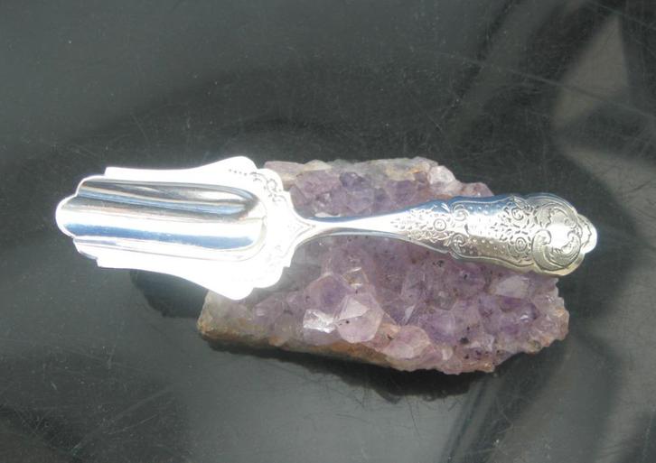 Zilveren suikerschepje, fraai gedecoreerd, Antiek en Kunst, Antiek | Bestek, Verzenden