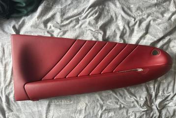 Leer Paneel bestuurderszijde Alfa Romeo GT Rood beschikbaar voor biedingen