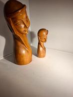 Twee houten madonna's., Antiek en Kunst, Kunst | Beelden en Houtsnijwerken, Ophalen of Verzenden
