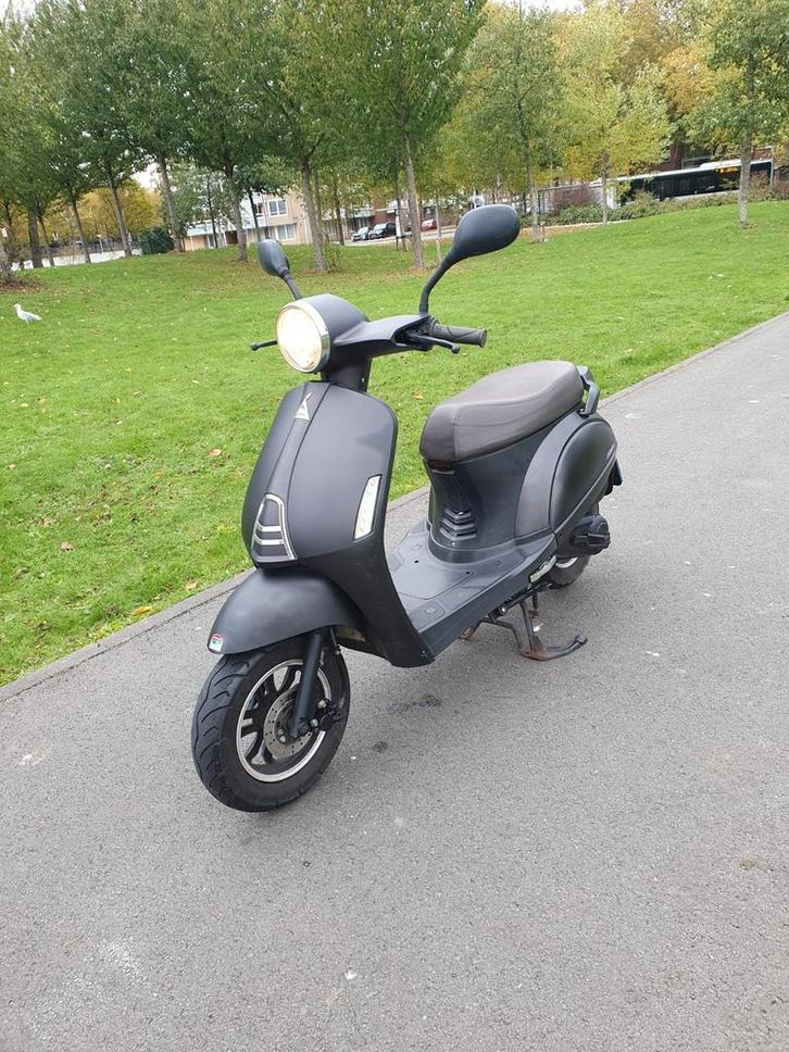Scoeter, Fietsen en Brommers, Scooters | Overige merken, Zo goed als nieuw, Benzine, Ophalen of Verzenden
