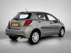 Toyota Yaris 1.3 VVT-i Aspiration (bj 2015), Auto's, 12 maanden, Stof, Gebruikt, 4 cilinders