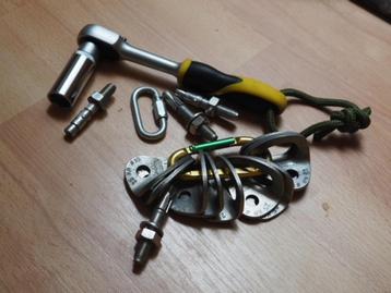 set van boorhaken met sleutel beschikbaar voor biedingen