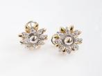 18 Karaat Gouden Schitterende Bloem Oorbellen, Ophalen of Verzenden, Zo goed als nieuw, Met edelsteen, Knopjes of Stekers