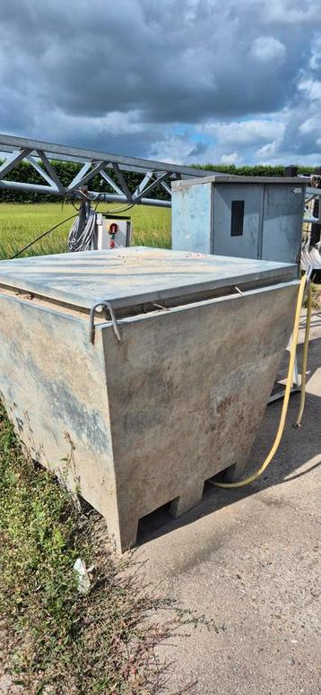 Bouwwaterput - Bouwlift 8 meter - stroomkast  beschikbaar voor biedingen
