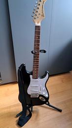 Fazley elektrische gitaar (stratocaster model), Muziek en Instrumenten, Snaarinstrumenten | Gitaren | Elektrisch, Ophalen, Zo goed als nieuw