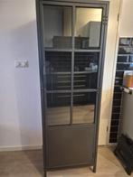 Metalen vitrinekast met glazen deuren, Antiek en Kunst, Antiek | Meubels | Kasten, Ophalen