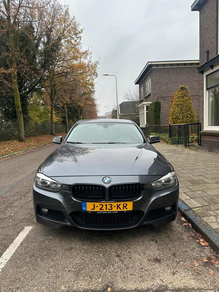 BMW 2.0 320i F30 - 2013, Auto diversen, Automatten, Gebruikt, Ophalen