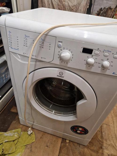 Te koop indesit wasmachine IWD5145, Witgoed en Apparatuur, Wasmachines, Zo goed als nieuw, Voorlader, 4 tot 6 kg, Ophalen