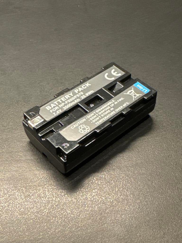 Blackmagic Battery NP-F550/F570 Accu, Ophalen of Verzenden, Zo goed als nieuw, Oplaadbaar