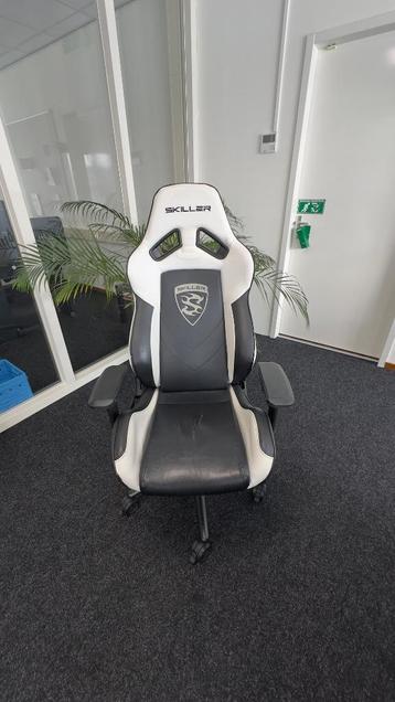Sharkoon Skiller SGS4 Gaming Stoel (zwart/wit) – gebruikt beschikbaar voor biedingen