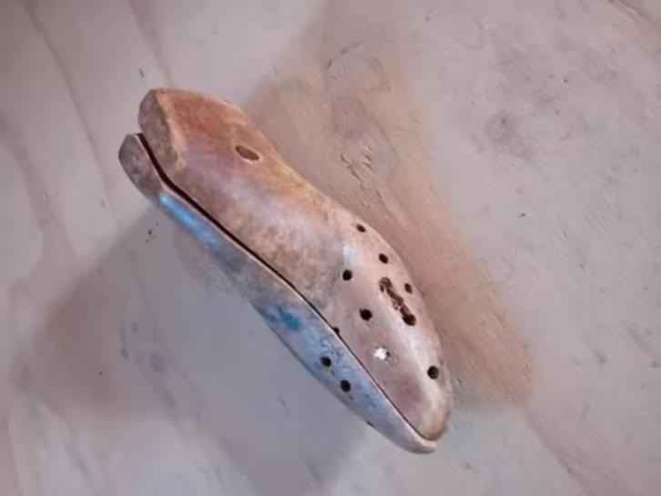 vintage retro oude houten schoenleest 3 zwicky garen boekjes, Antiek en Kunst, Antiek | Gereedschap en Instrumenten, Ophalen