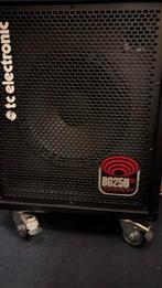 TC Electronic BG250 Bass Combo met Pedaal, Ophalen, Gebruikt, Basgitaar, 100 watt of meer