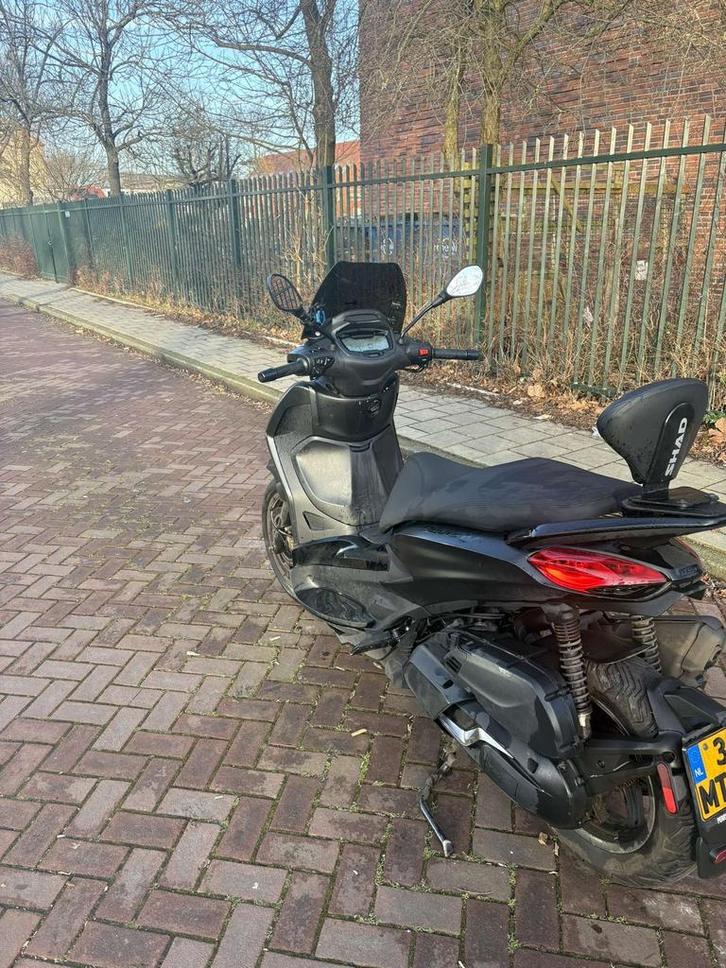 Beverly 400 HPE 2024, Fietsen en Brommers, Scooters | Yamaha, Zo goed als nieuw, Overige modellen, Benzine, Ophalen of Verzenden