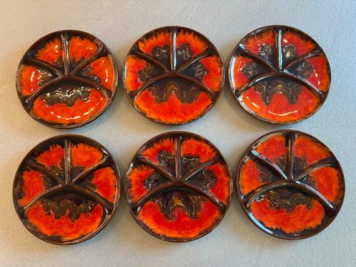 12 vintage Vallauris lava-borden – gesigneerd – jaren ’60, Antiek en Kunst, Antiek | Servies compleet, Ophalen of Verzenden