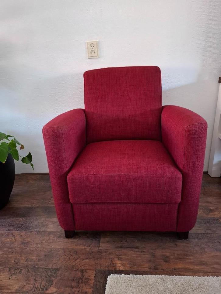 goede donker rode stoffen fauteuil, Huis en Inrichting, Fauteuils, Gebruikt, Stof, 50 tot 75 cm, Minder dan 75 cm, Ophalen