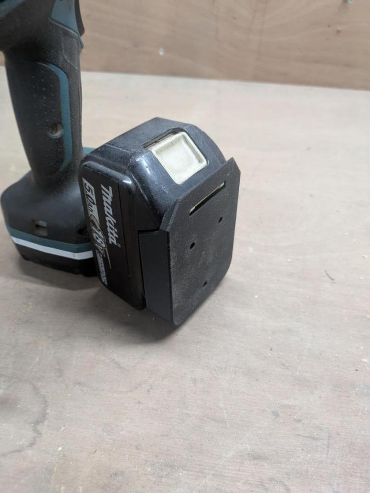 Makita accu houder, Doe-het-zelf en Verbouw, Gereedschap | Machine-onderdelen en Toebehoren, Nieuw, Ophalen of Verzenden