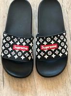 Louis vuiton Supreme slippers maat 42, Kleding | Heren, Ophalen of Verzenden, Overige maten, Zwart