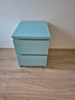 Blauw nachtkastje met 2 lades, Huis en Inrichting, Slaapkamer | Nachtkastjes, Ophalen, Gebruikt, Minder dan 45 cm, Minder dan 55 cm