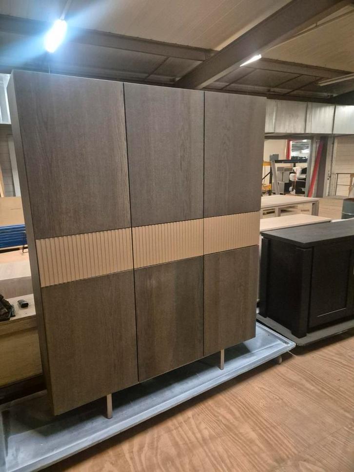 Nieuw wandmeubel united bks, Huis en Inrichting, Kasten | Wandmeubels, Zo goed als nieuw, Minder dan 100 cm, 25 tot 50 cm, Ophalen of Verzenden