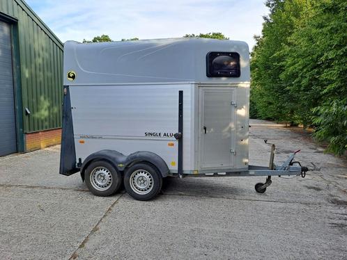Humbaur volledig aluminum 1,5 paards trailer met zadelkamer, Dieren en Toebehoren, Paarden en Pony's | Trailers en Aanhangwagens