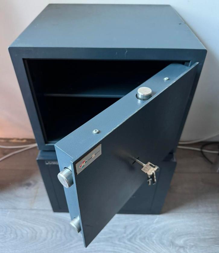 Zeer degelijke Holland Safety kluis brandkast 2 sleutels!, Huis en Inrichting, Brandblussers en Brandkasten, Brandkast, Ophalen