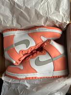 Nike Dunk High Crimson Bliss - Maat 35.5, Ophalen of Verzenden, Nieuw, Roze, Sneakers of Gympen
