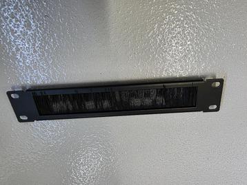 Borstelstrip voor 10 inch rack beschikbaar voor biedingen