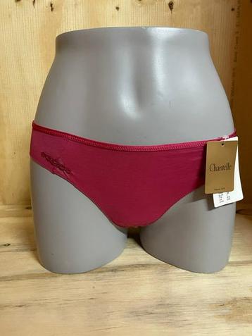 Chantelle string maat 36 model 2249 beschikbaar voor biedingen