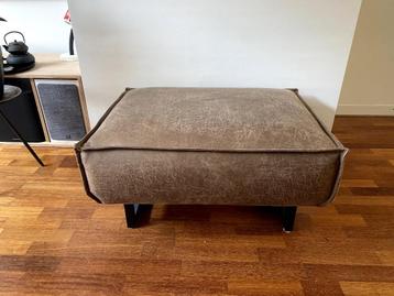 hocker beschikbaar voor biedingen