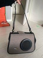 Cat carrier/ transport box, Ophalen