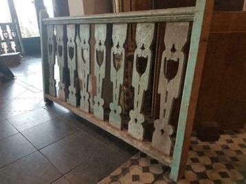 ANTIEK HOUTEN BALUSTRADES beschikbaar voor biedingen