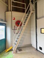 Industriële stalen (steile) trap – H 330 cm / uitval 190 cm, Doe-het-zelf en Verbouw, Ladders en Trappen, Ophalen, Gebruikt, Trap