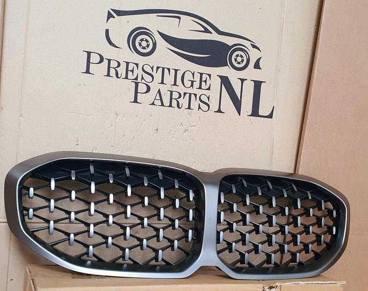 Grill BMW 1 Serie F40 M PERFORMANCE TITANIUM Grille 7450961, Auto-onderdelen, Carrosserie en Plaatwerk, Bumper, Voor, Gebruikt