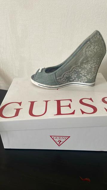 Guess schoenen maat 36 beschikbaar voor biedingen