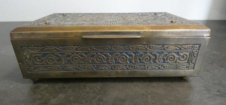 Oude bewerkte messing doos Wukak - [1668], Antiek en Kunst, Antiek | Woonaccessoires, Ophalen