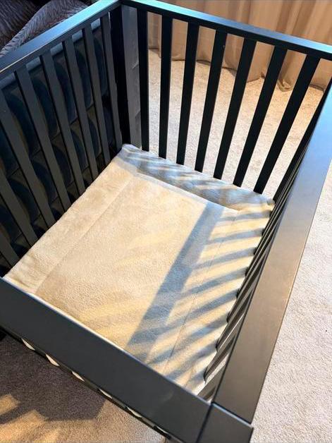 Europe baby box zwart mét boxkleed, Kinderen en Baby's, Boxen, Gebruikt, Rechthoekig, In hoogte verstelbaar, Boxkleed, Ophalen