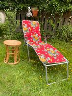 Vintage rotan bamboe bijzettafel of kruk binnen of buiten., Minder dan 55 cm, Rond, Ophalen of Verzenden, Zo goed als nieuw