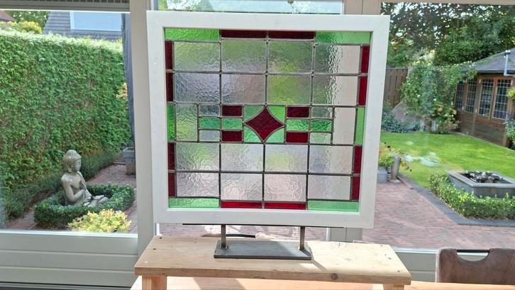 Glas in lood raam op standaard., Antiek en Kunst, Curiosa en Brocante, Ophalen